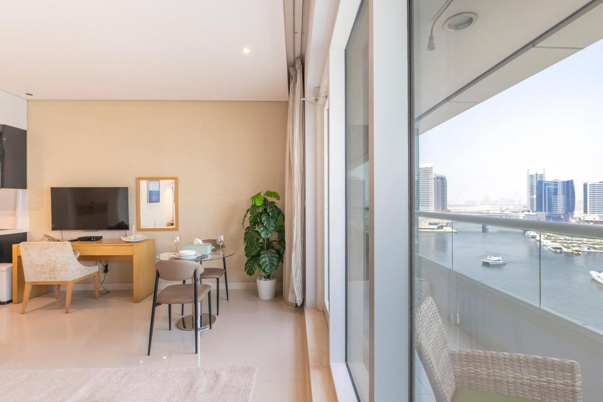 Damac Canal Views Residences Dubai Exterior photo