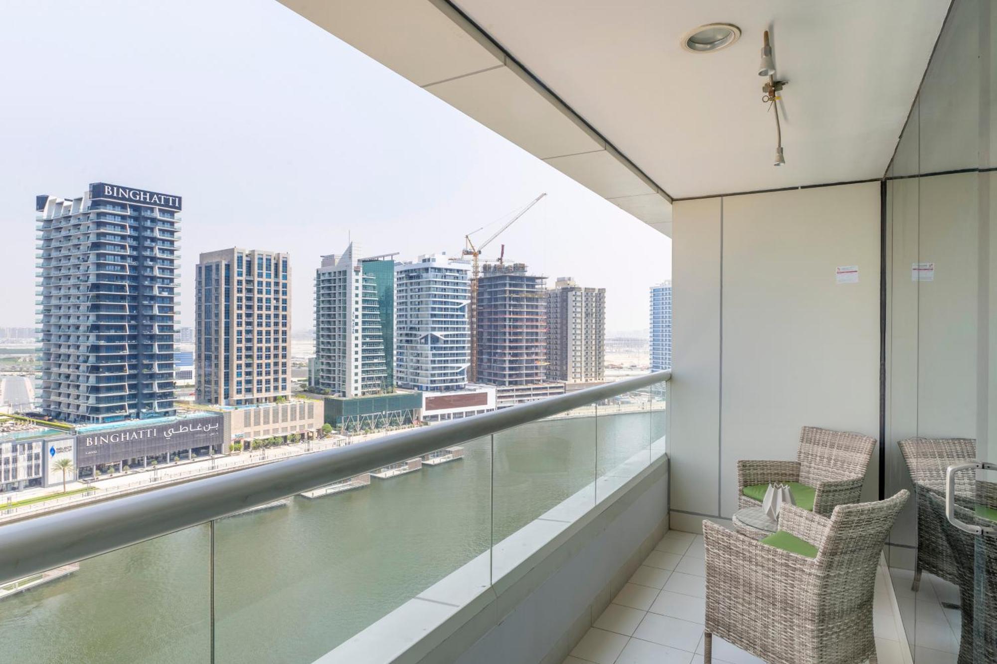Damac Canal Views Residences Dubai Exterior photo