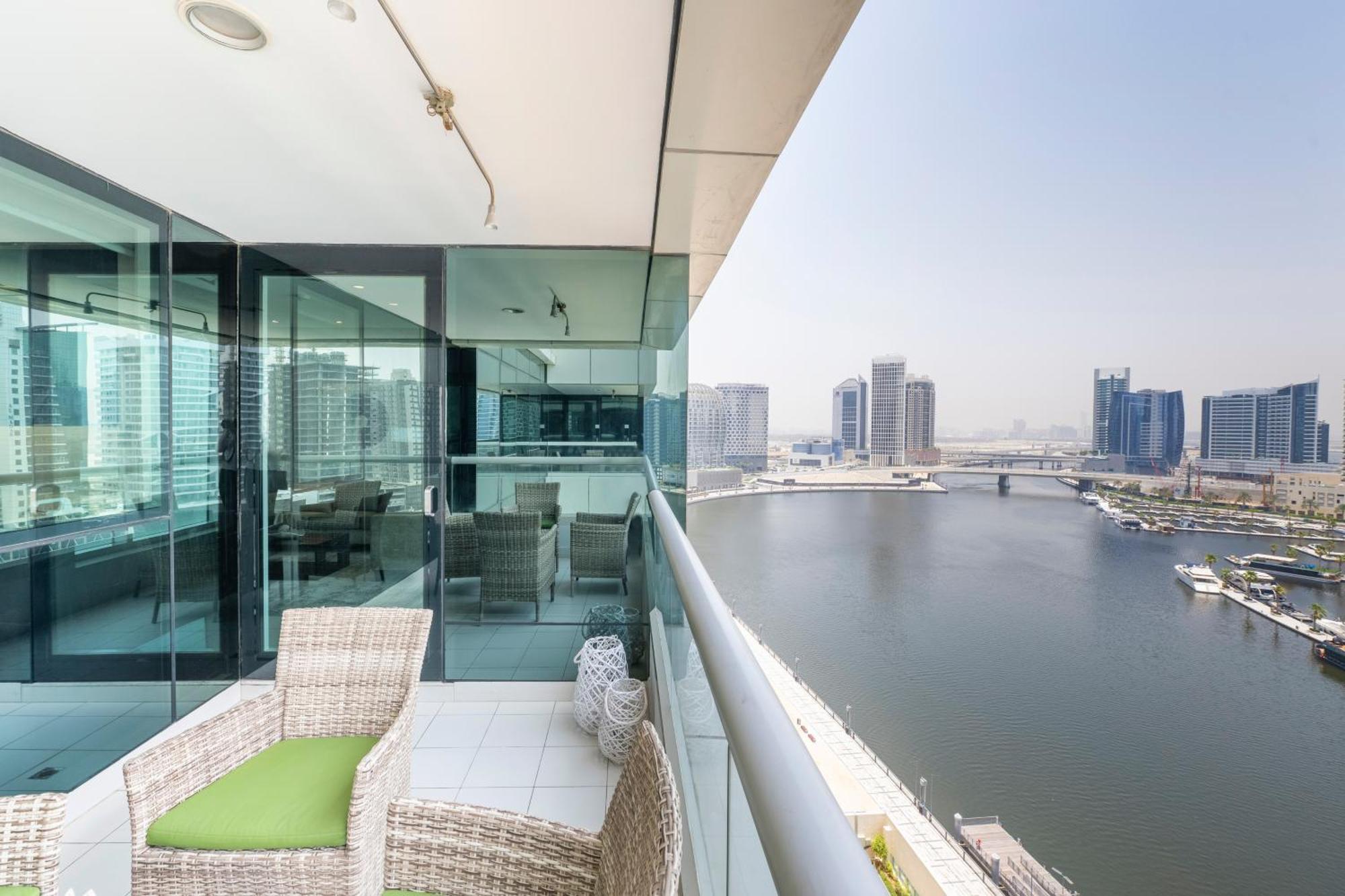 Damac Canal Views Residences Dubai Exterior photo