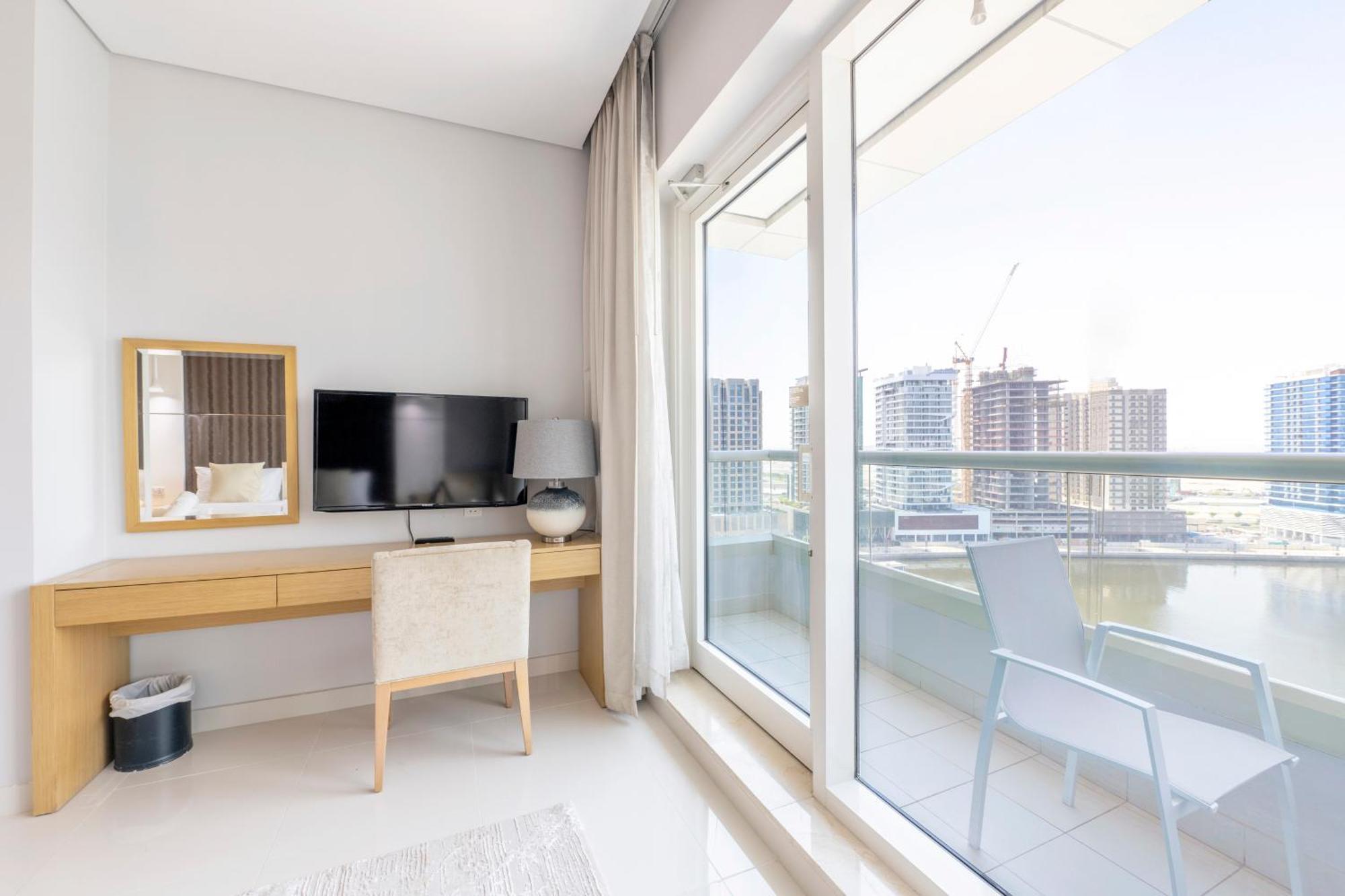 Damac Canal Views Residences Dubai Exterior photo