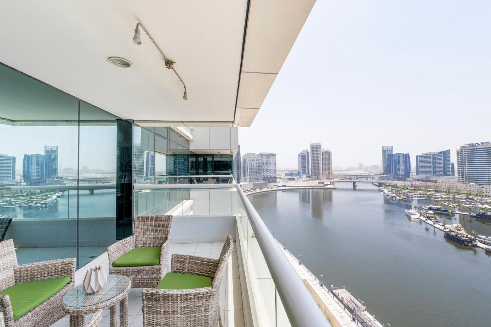 Damac Canal Views Residences Dubai Exterior photo