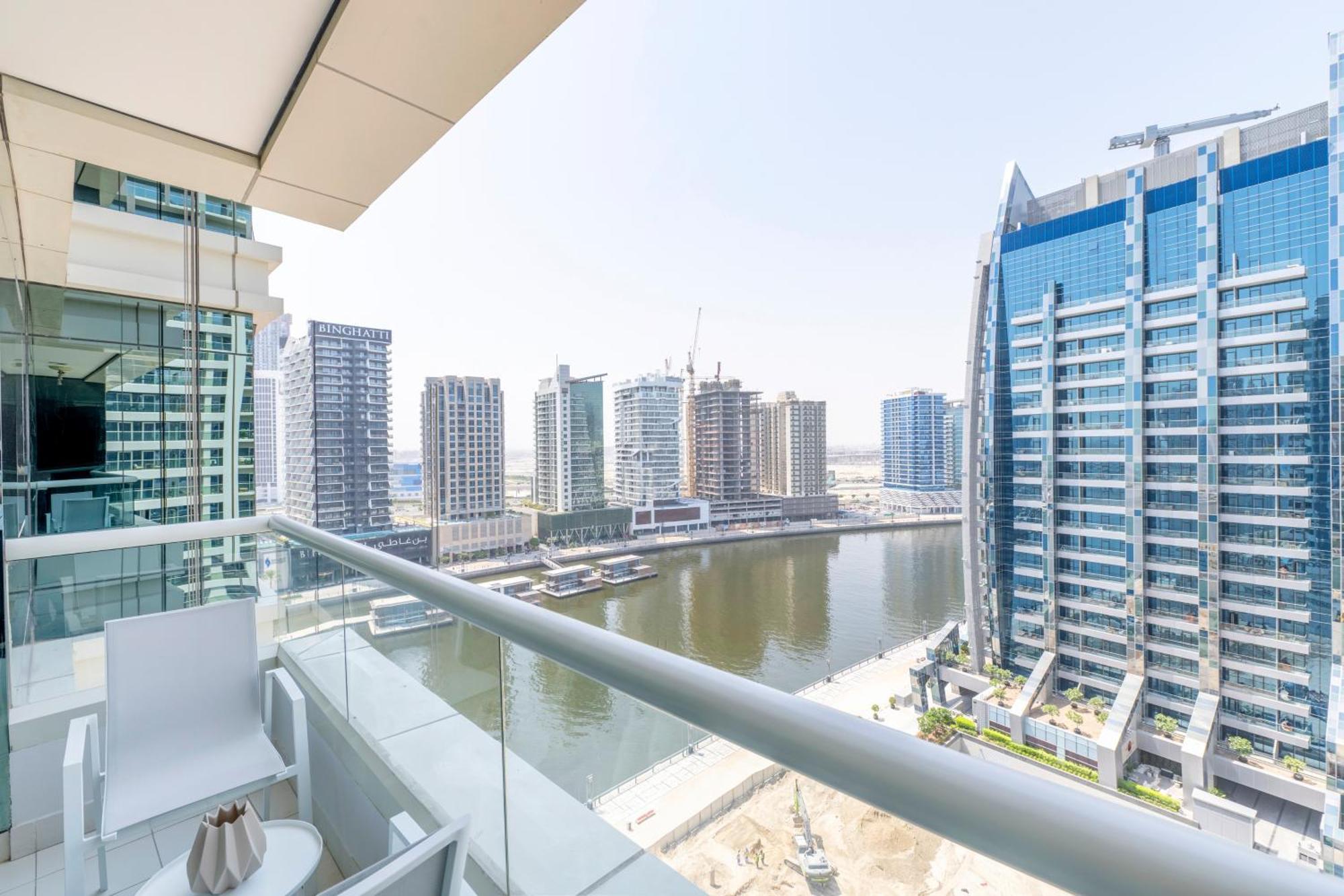 Damac Canal Views Residences Dubai Exterior photo
